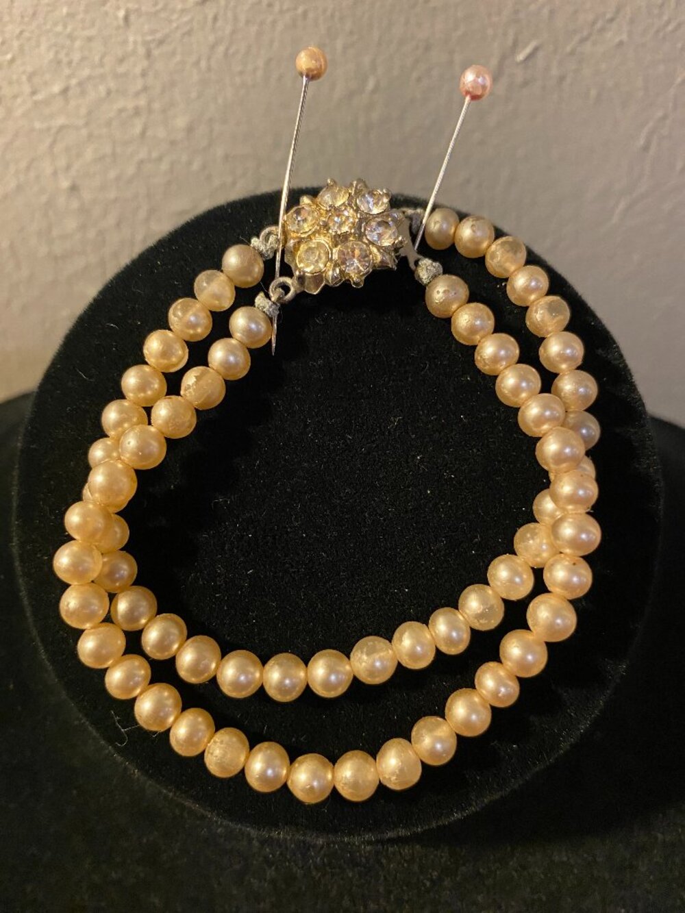 Mid-century pearl bracelet with rhinestone clasp